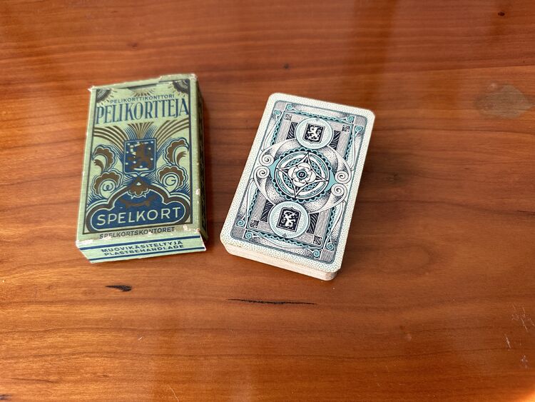 non-standard Lyxspelkort playing cards for Finland, c.1930s