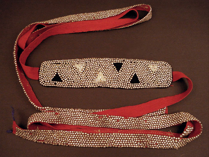 «Lloven Ngutroe» de cupulitas. Museo Chileno de Arte Precolombino «Lloven Ngutroe» de cupulitas. Museo Chileno de Arte Precolombino