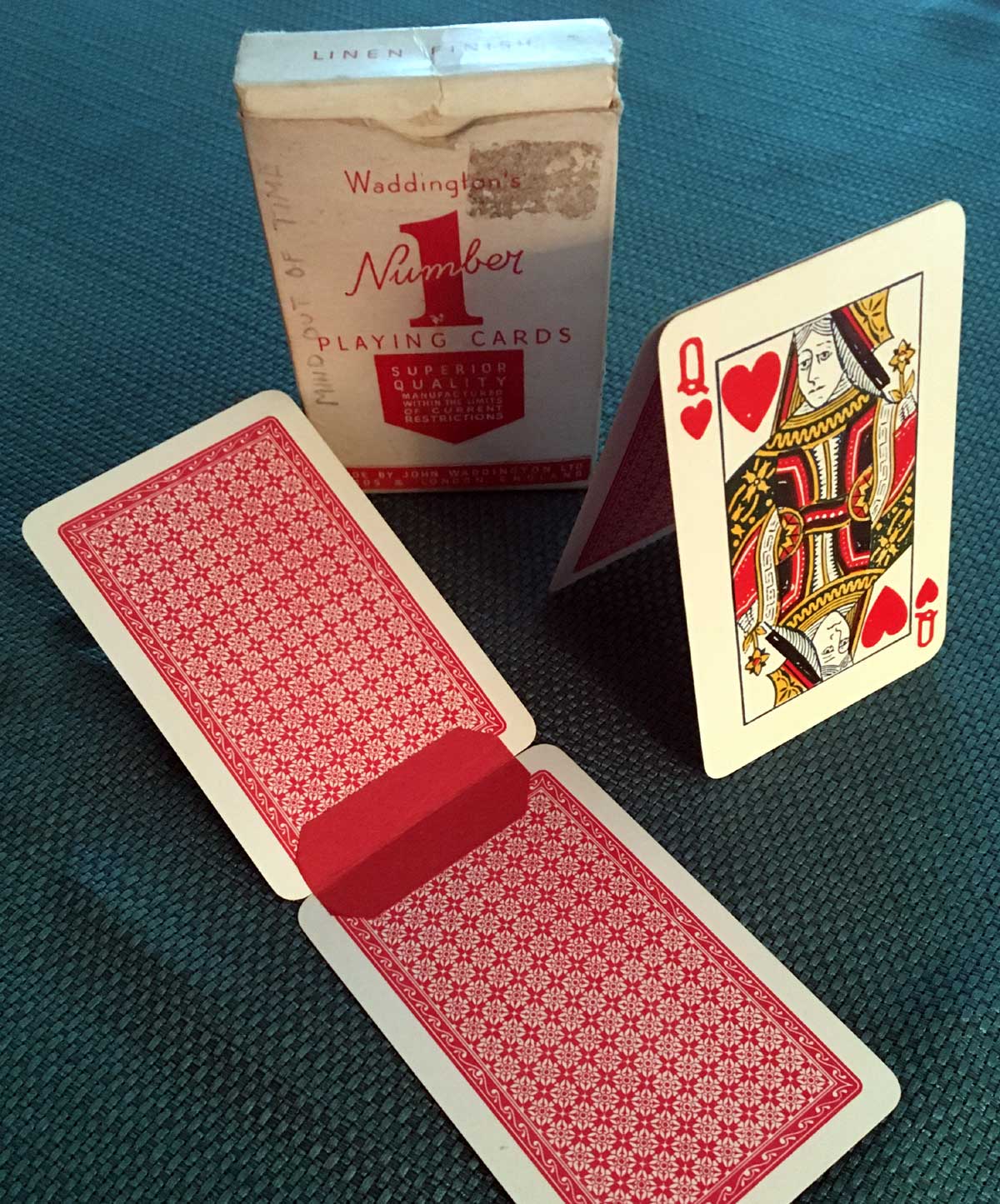 special conjuring pack by John Waddington Ltd, c.1950. special conjuring pack by John Waddington Ltd, c.1950.